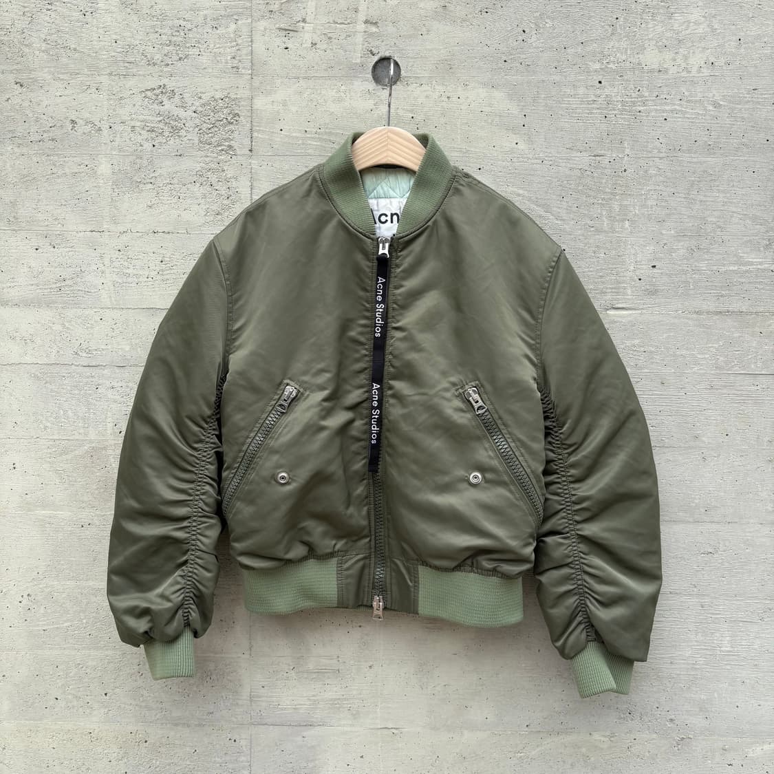 AW17 아크네스튜디오 밀리터리 그린 클레아 봄버 자켓 상품이미지1