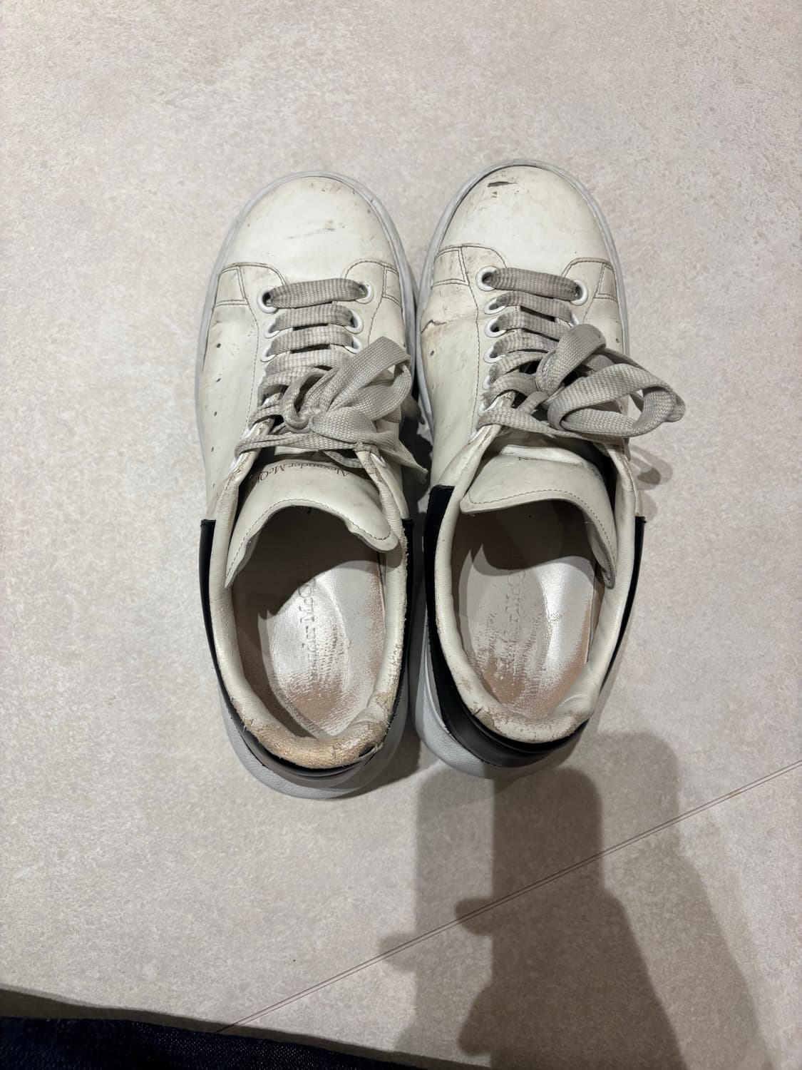 알렉산더맥퀸 오버솔 270 상품이미지2