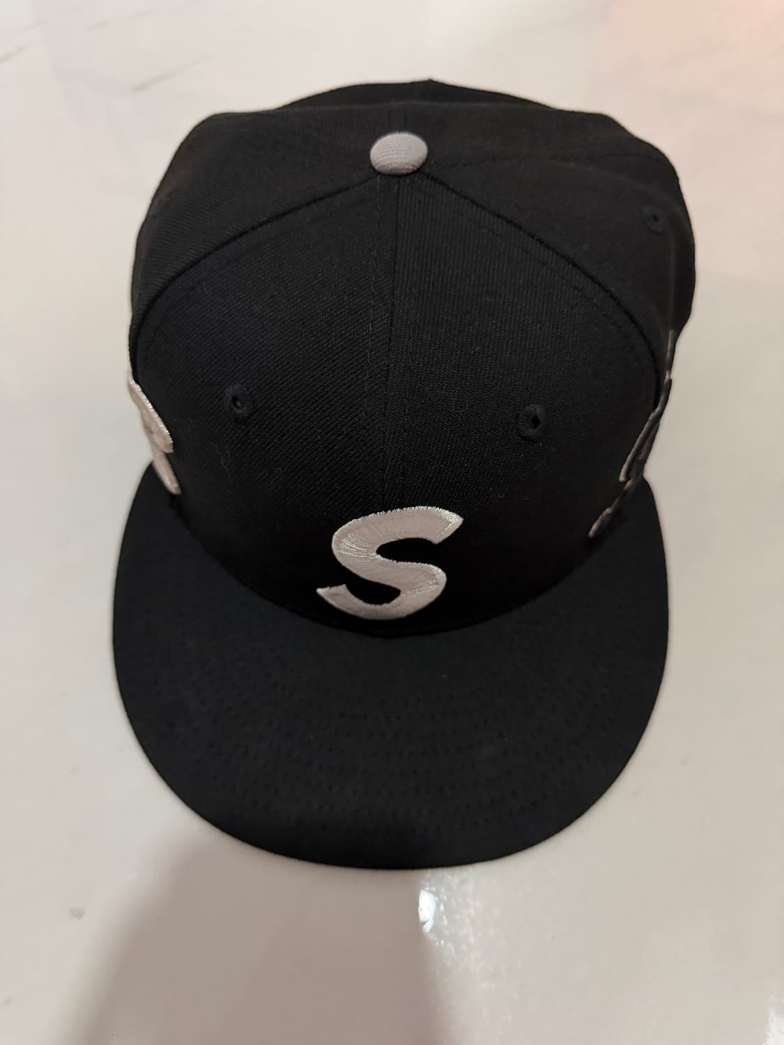 슈프림 멀티 S 로고 뉴에라 블랙 - 25SS 758 - 60.6cm 상품이미지5