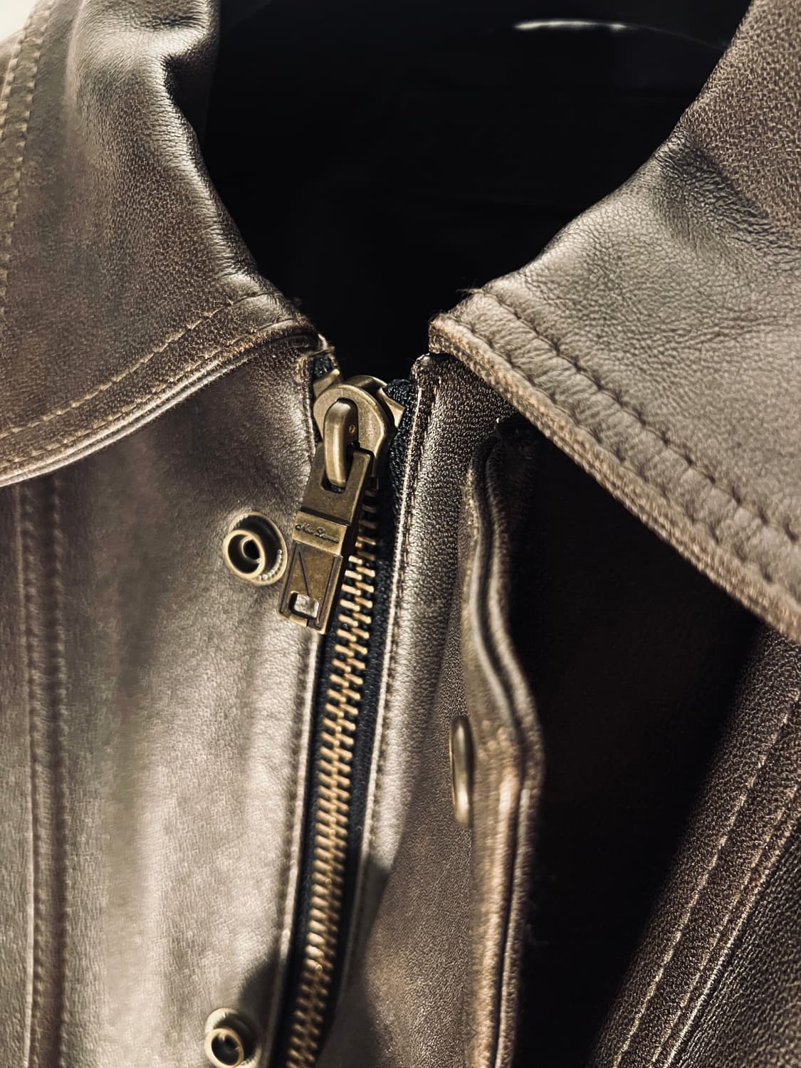 느와르라르메스 스탠다드 세미오버 빈티지 브라운 46 상품이미지4