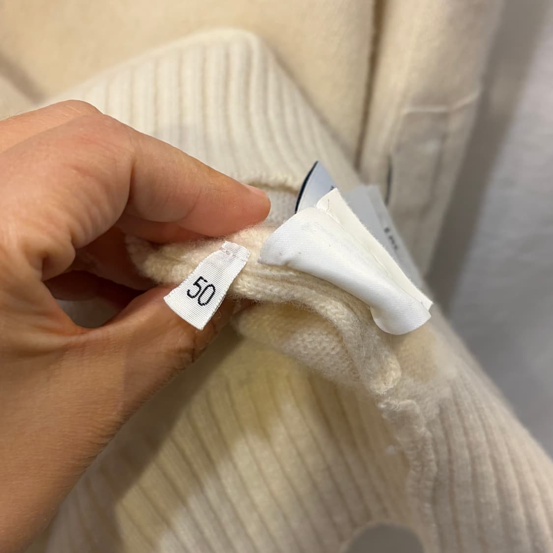 CP컴퍼니 라운드 울 니트 스웨터 정품 상품이미지7