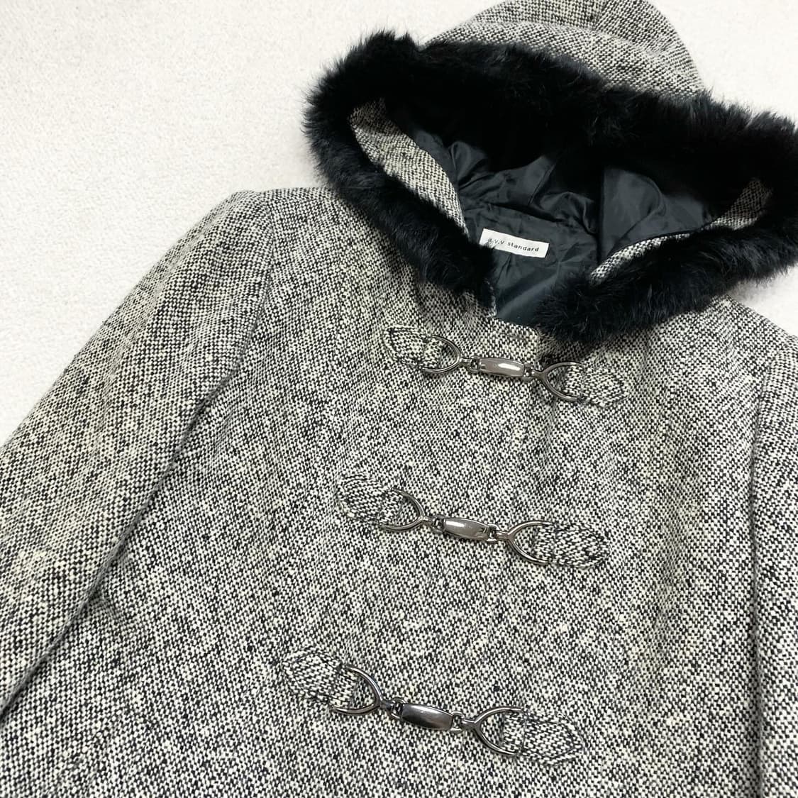 오네갸루 크림x블랙 버클 숏 코트 상품이미지2