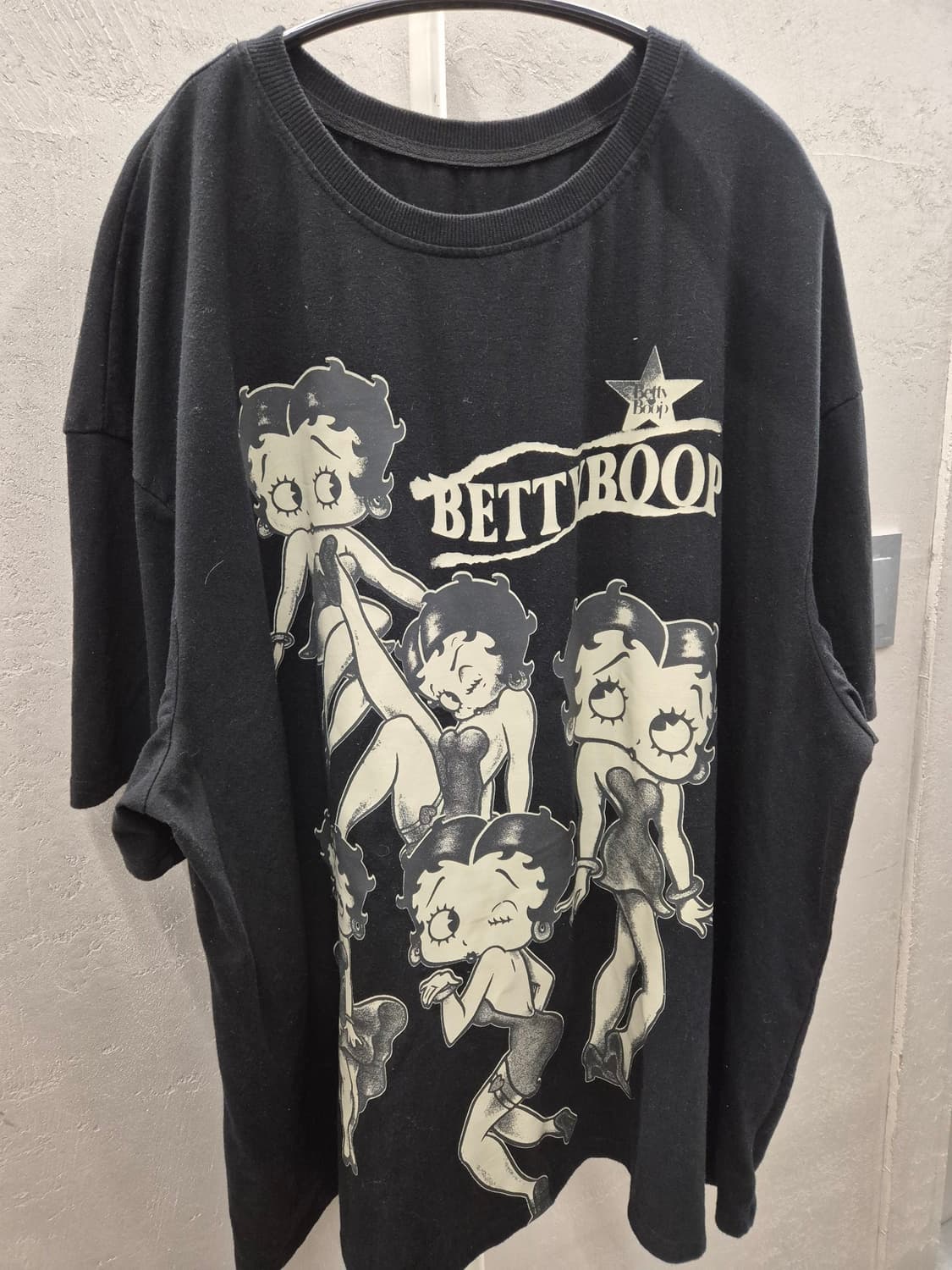 베티붑 올오버 프린팅 4XL 블랙 반팔티 상품이미지2