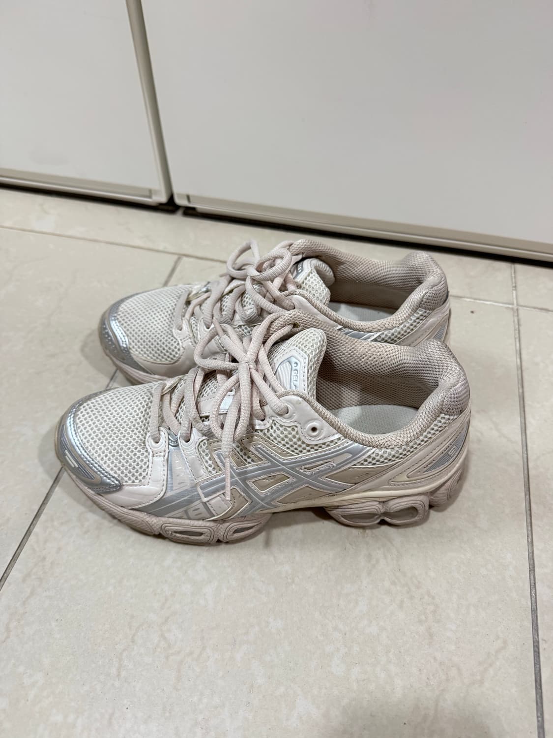 아식스 젤 님버스 9 크림 미네랄 베이지  상품이미지3