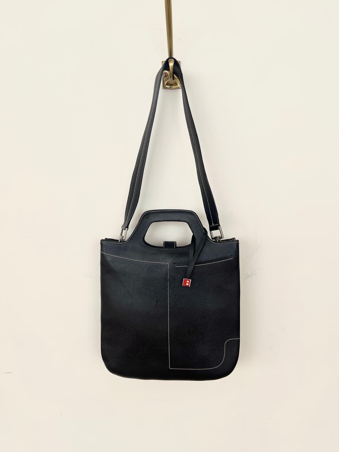 발리 블랙 레더 숄더백 상품이미지1