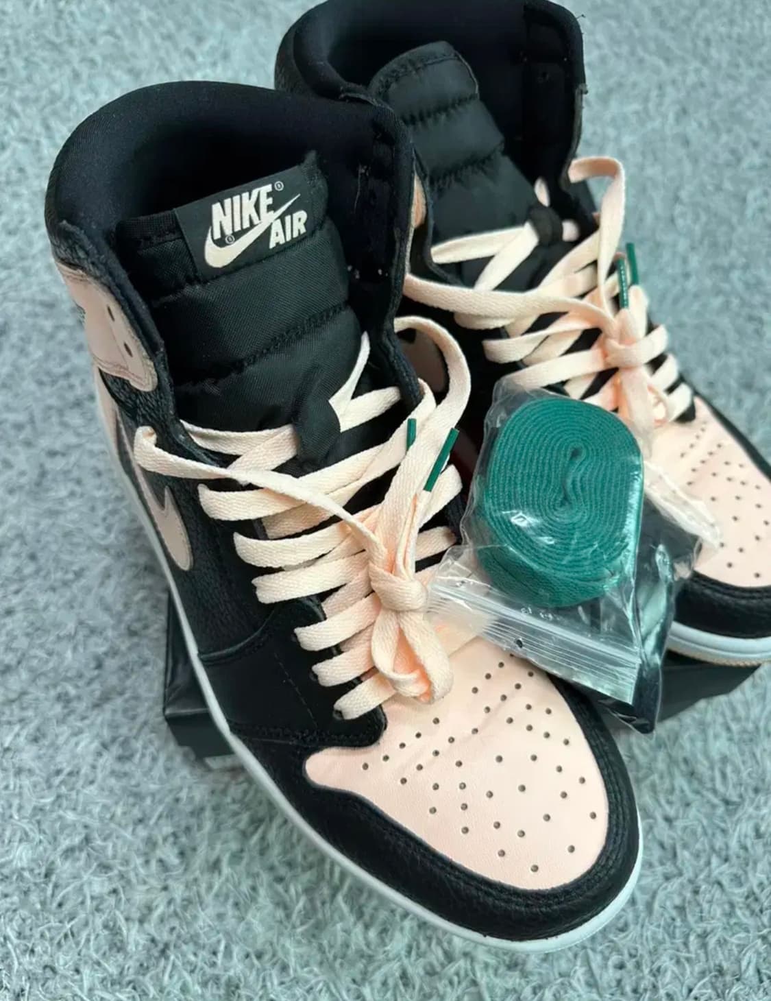 [285]703.나이키 조던1 하이 크림슨 틴트 OG 상품이미지2