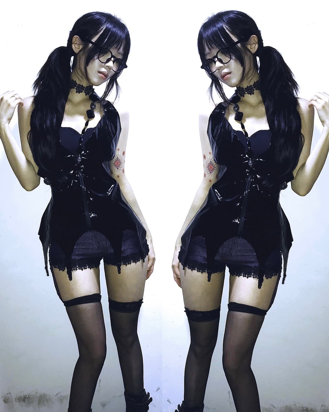 Bat shape glossy leather garter top 상품이미지5
