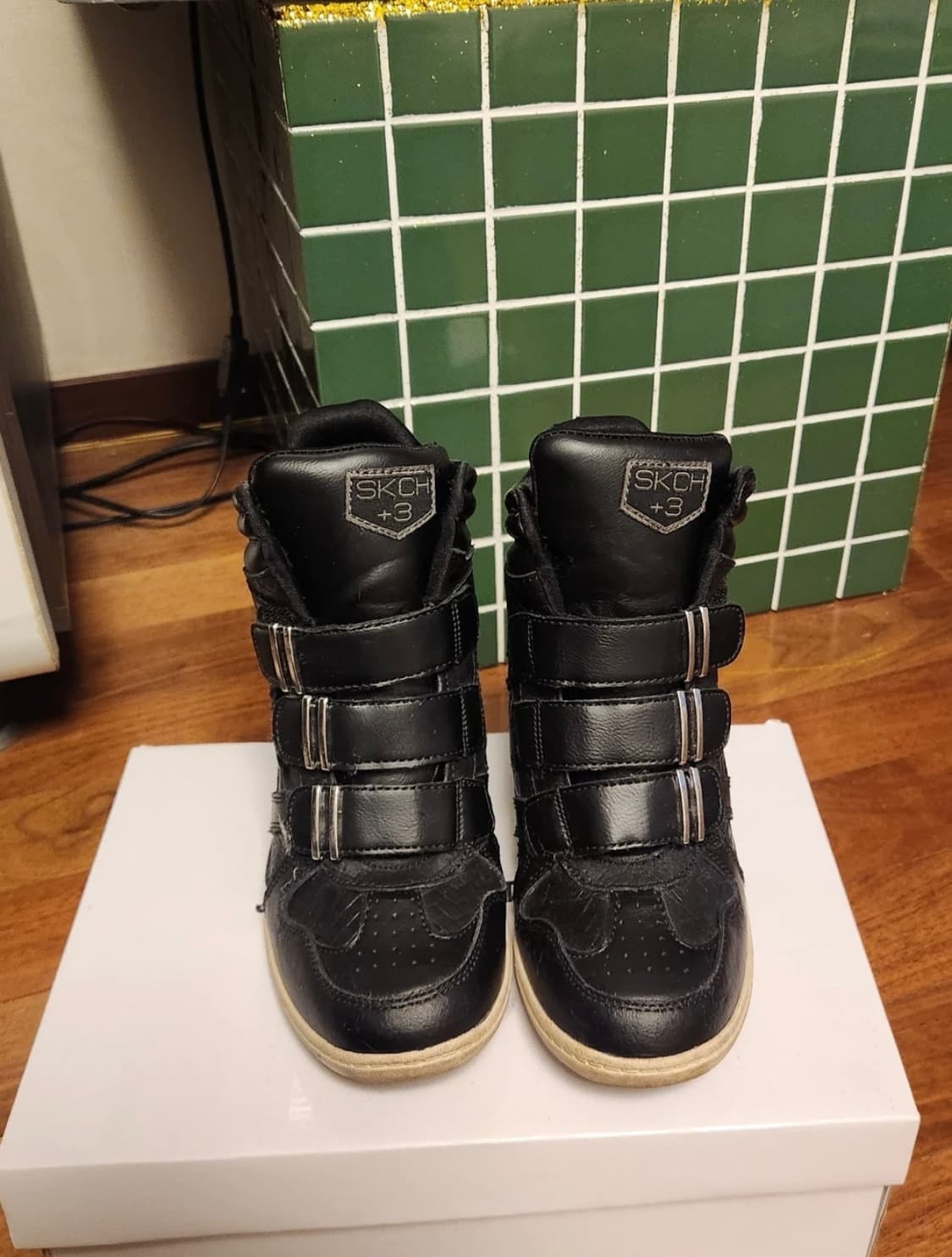 스케쳐스 웨지힐 스니커즈 상품이미지1