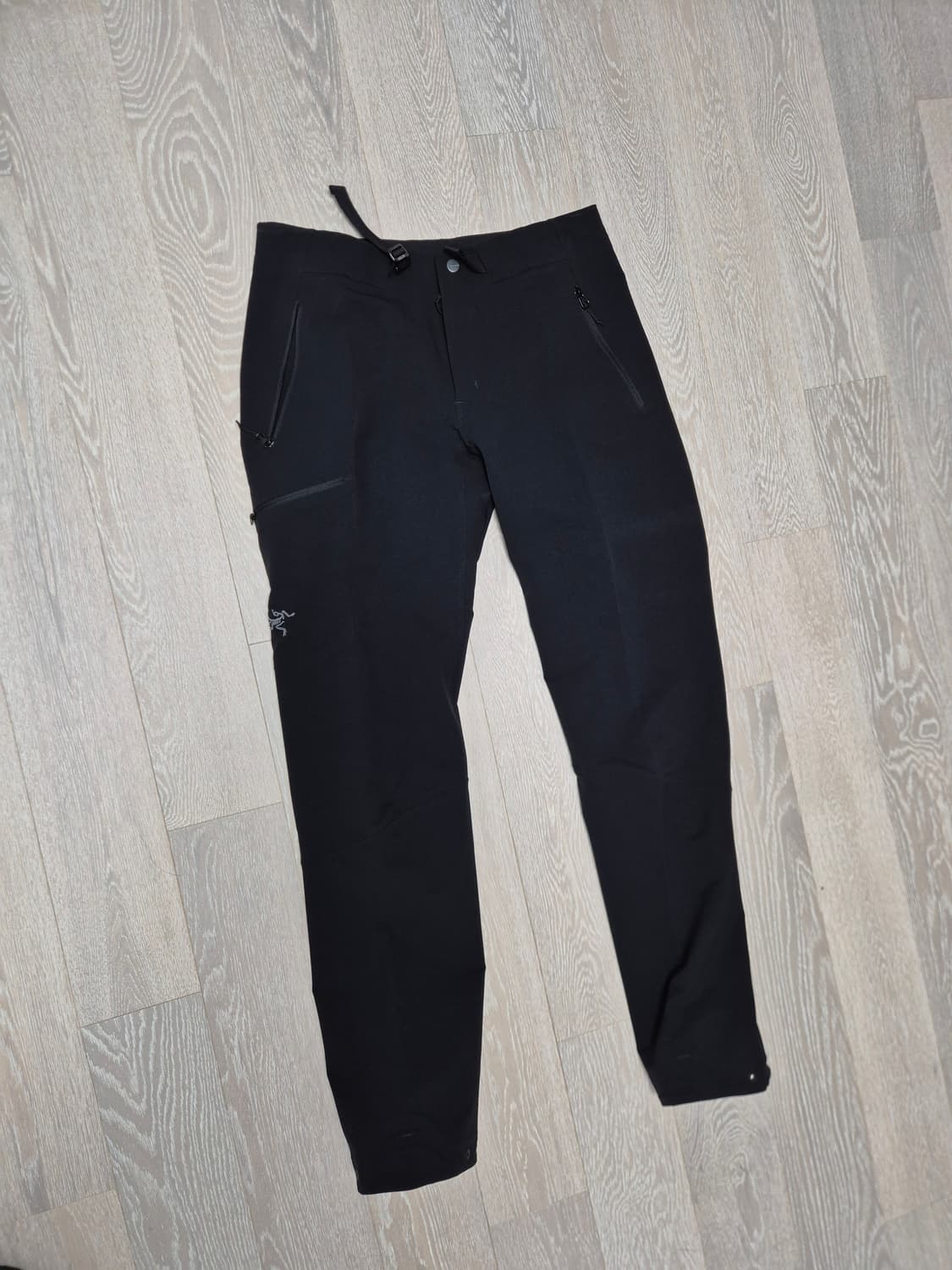 아크테릭스 감마 AR 팬츠(블랙) 32 레귤러 판매합니다. 상품이미지1