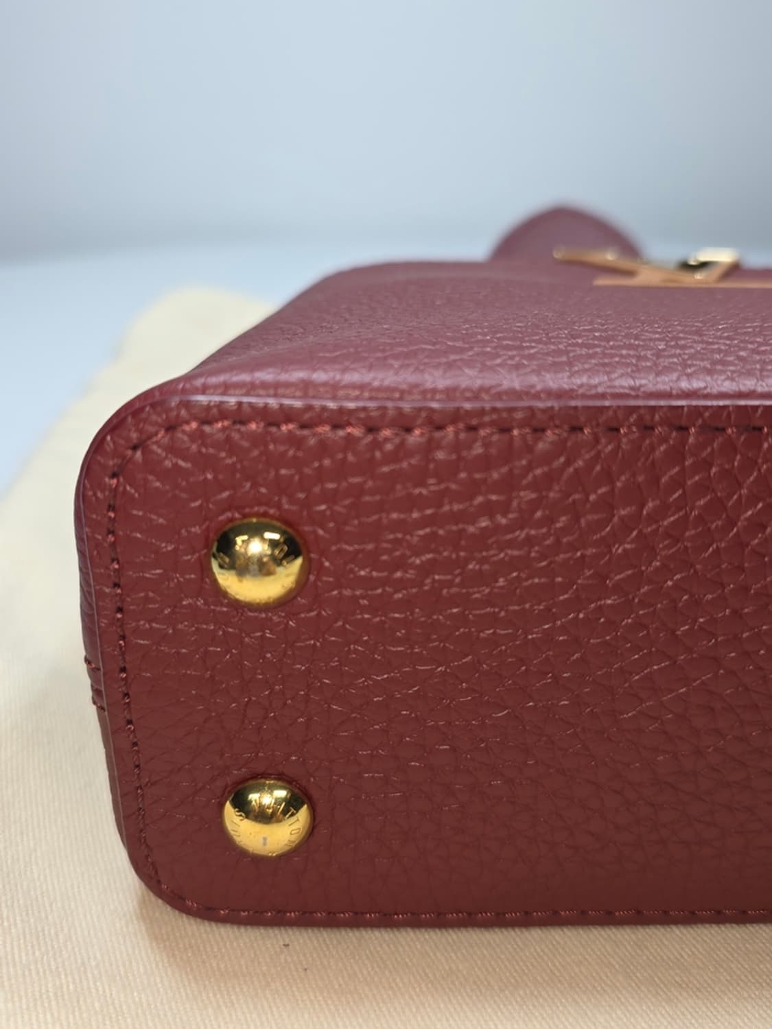 루이비통 카퓌신 미니 오스트리치 N81409 상품이미지7