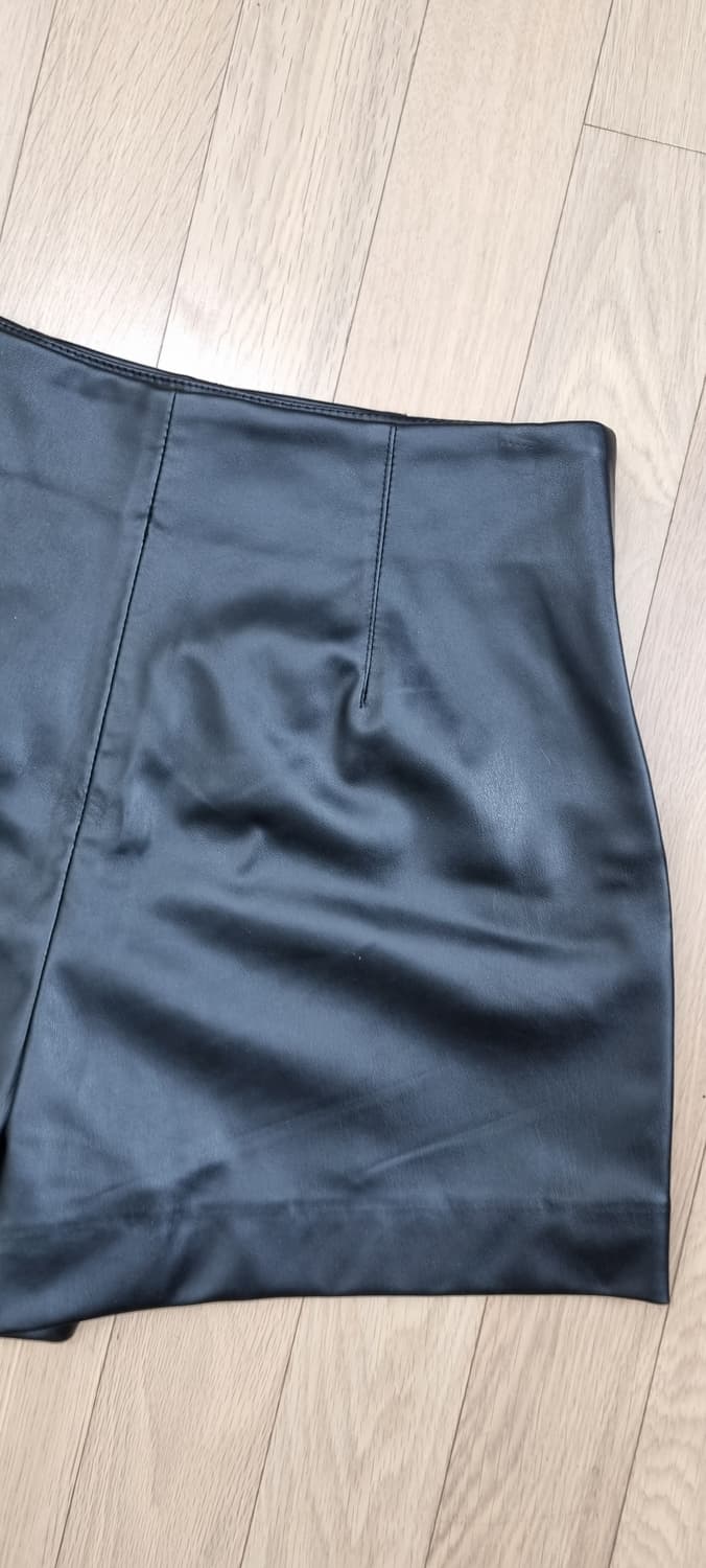 ZARA 자라 에코레더 하프 팬츠 M _ 여성 상품이미지6