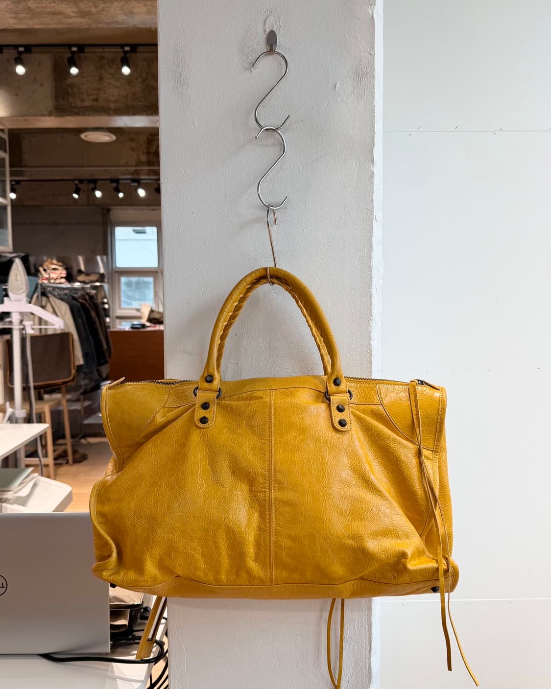 발렌시아가 옐로우 르 시티 모터백 상품이미지4