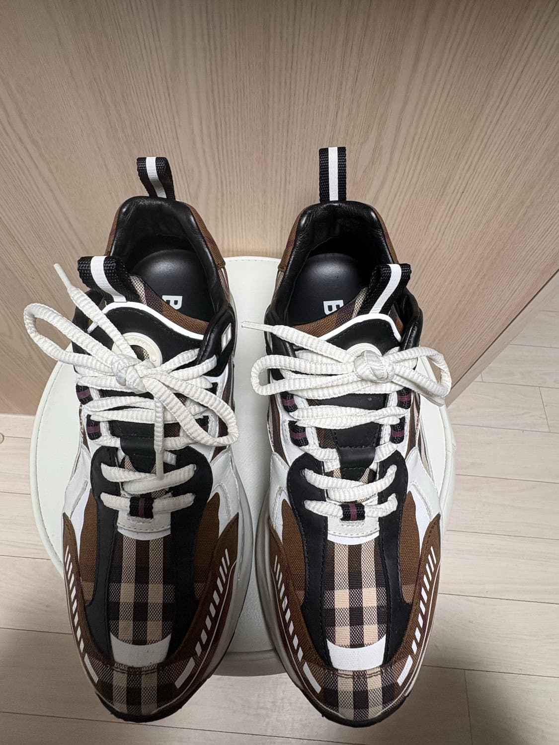 버버리 빈티지 체크 코튼 레더 스니커즈 다크 버치 브라운 상품이미지6