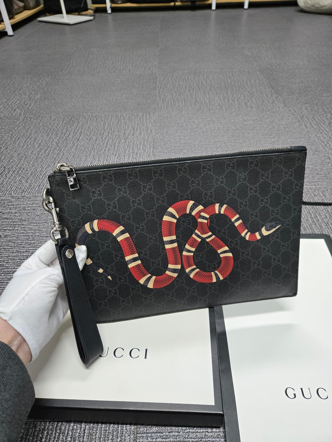 [특가][정품] 구찌 킹스네이크 클러치백 상품이미지1