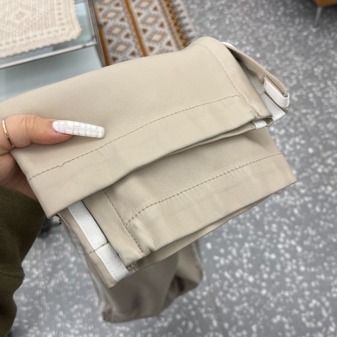 아디다스 스트릿 캐주얼 레더 가죽 삼선 밴딩 트랙팬츠 XS C10760 상품이미지8