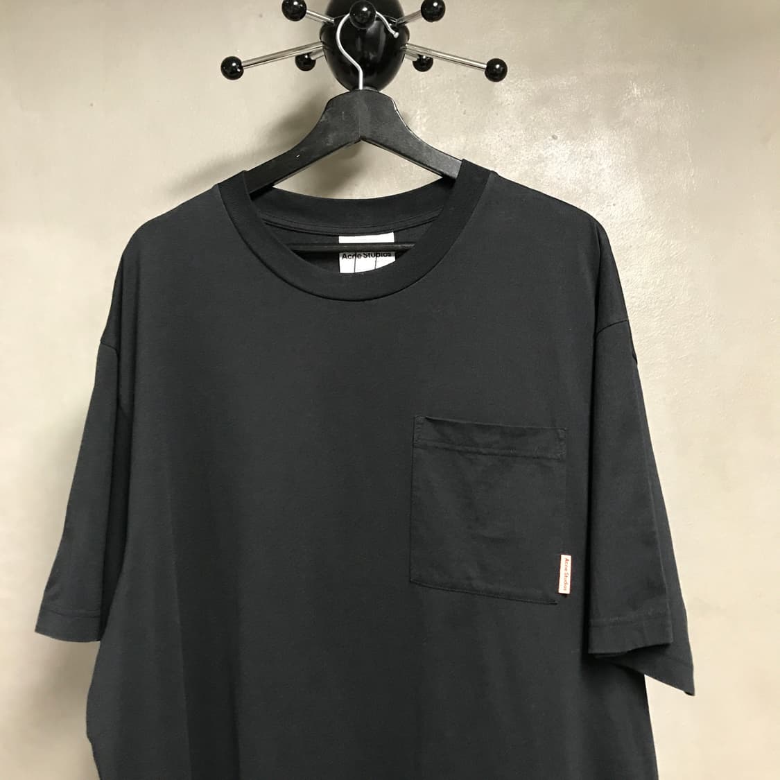 아크네 스튜디오 블랙 반팔 티셔츠 L 상품이미지2