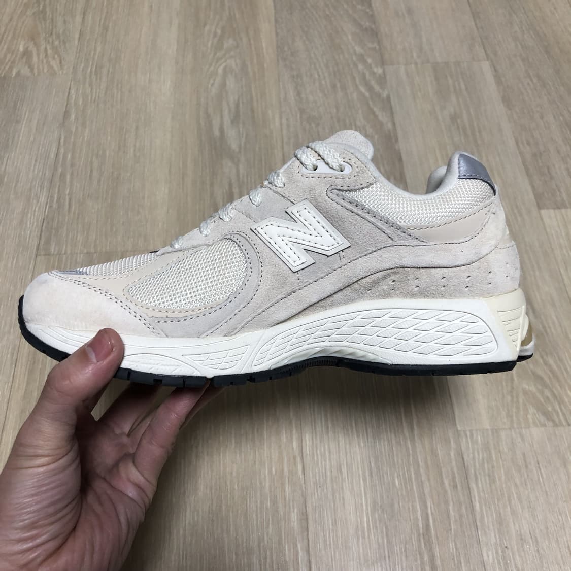 (230) 뉴발란스 New balance 2002R 베이지 러닝화 상품이미지4