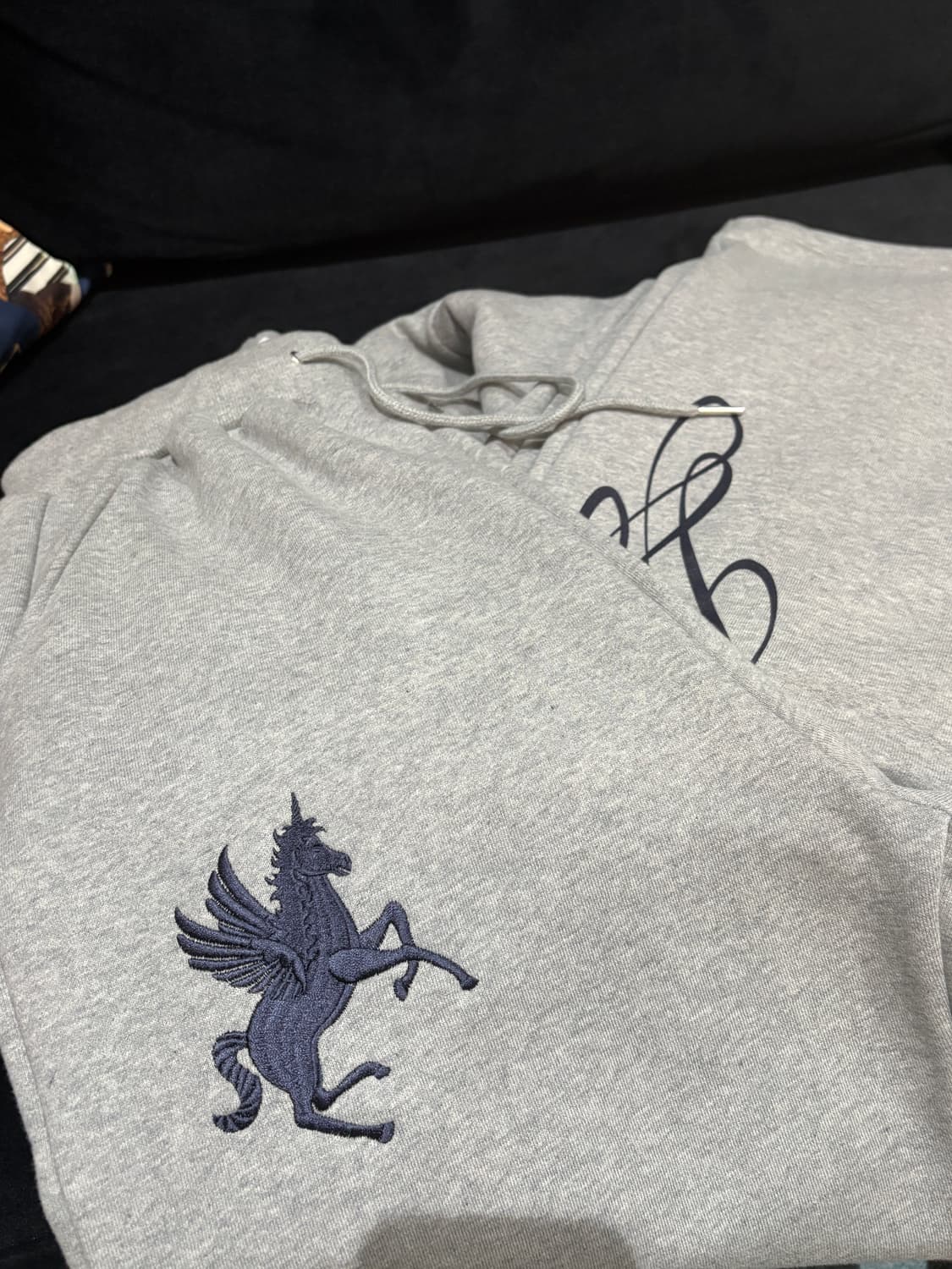 러브이즈트루 UNICORN 트레이닝 세트 그레이 상품이미지6