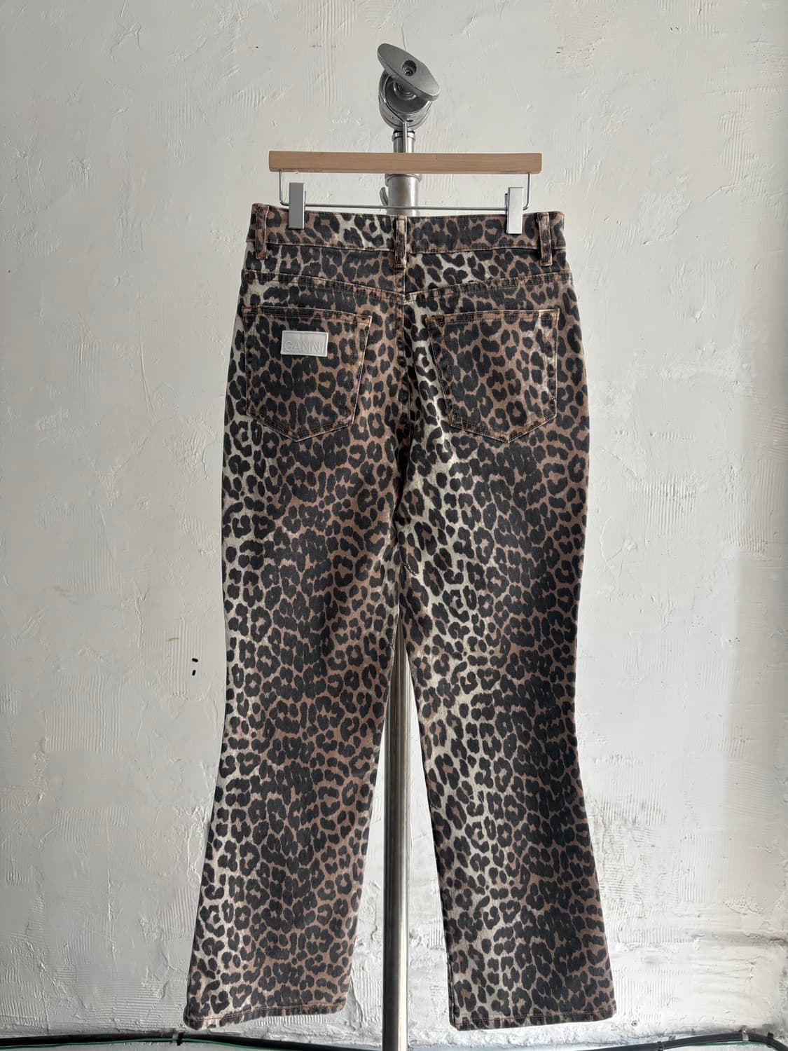 Ganni 가니 레오파드 크롭 진 상품이미지8