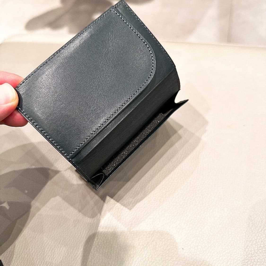 (정품/새상품) 메종 드 히로안 딥네이비 도마뱀 가죽 플랩 카드지갑 명함 상품이미지4