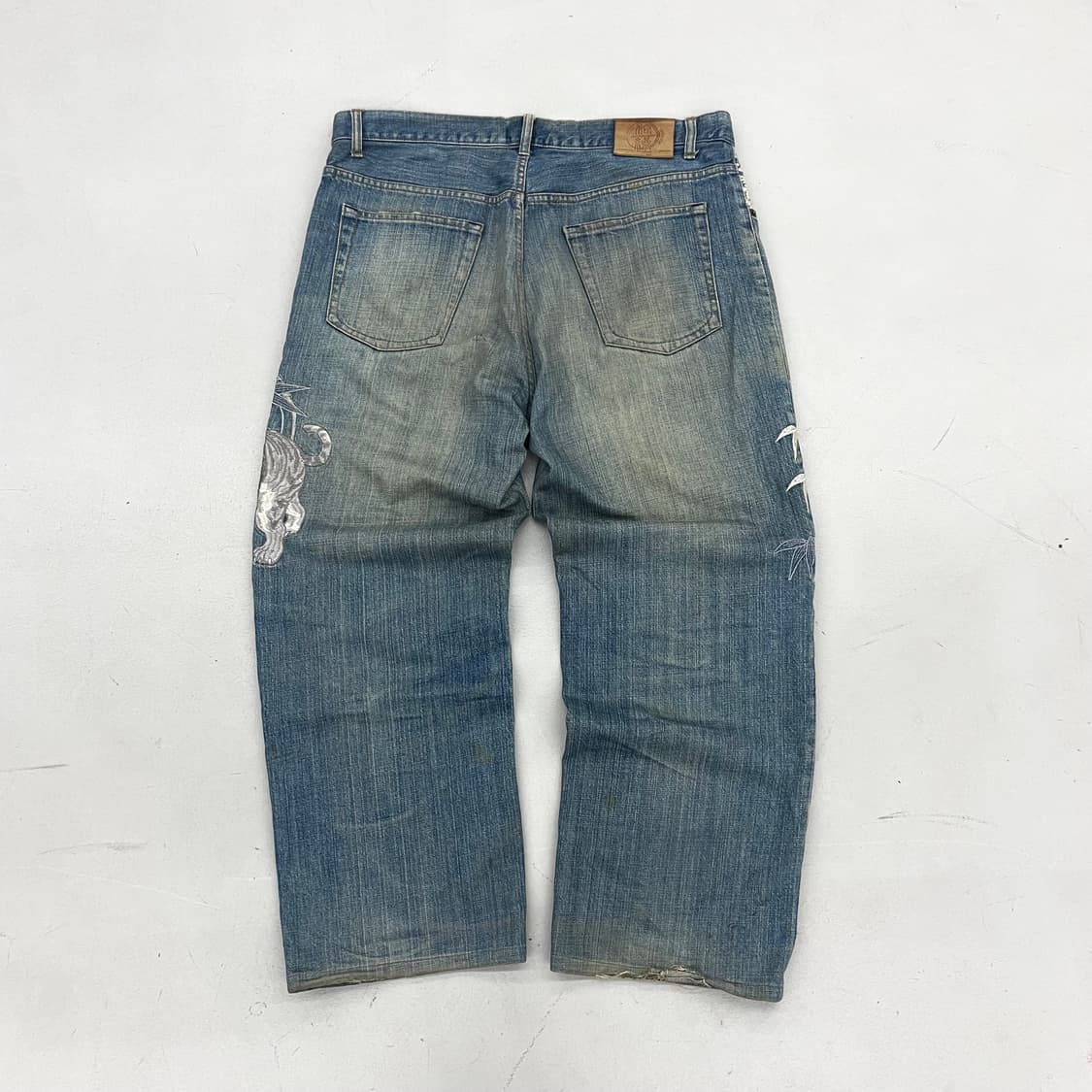 카라쿠리 타마시 백호 호랑이 자수 오리엔탈 와이드 데님팬츠 상품이미지4