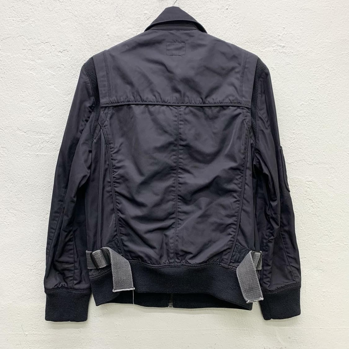 
빈티지 블랙 멀티포켓 폴리 집업 자켓
 상품이미지5