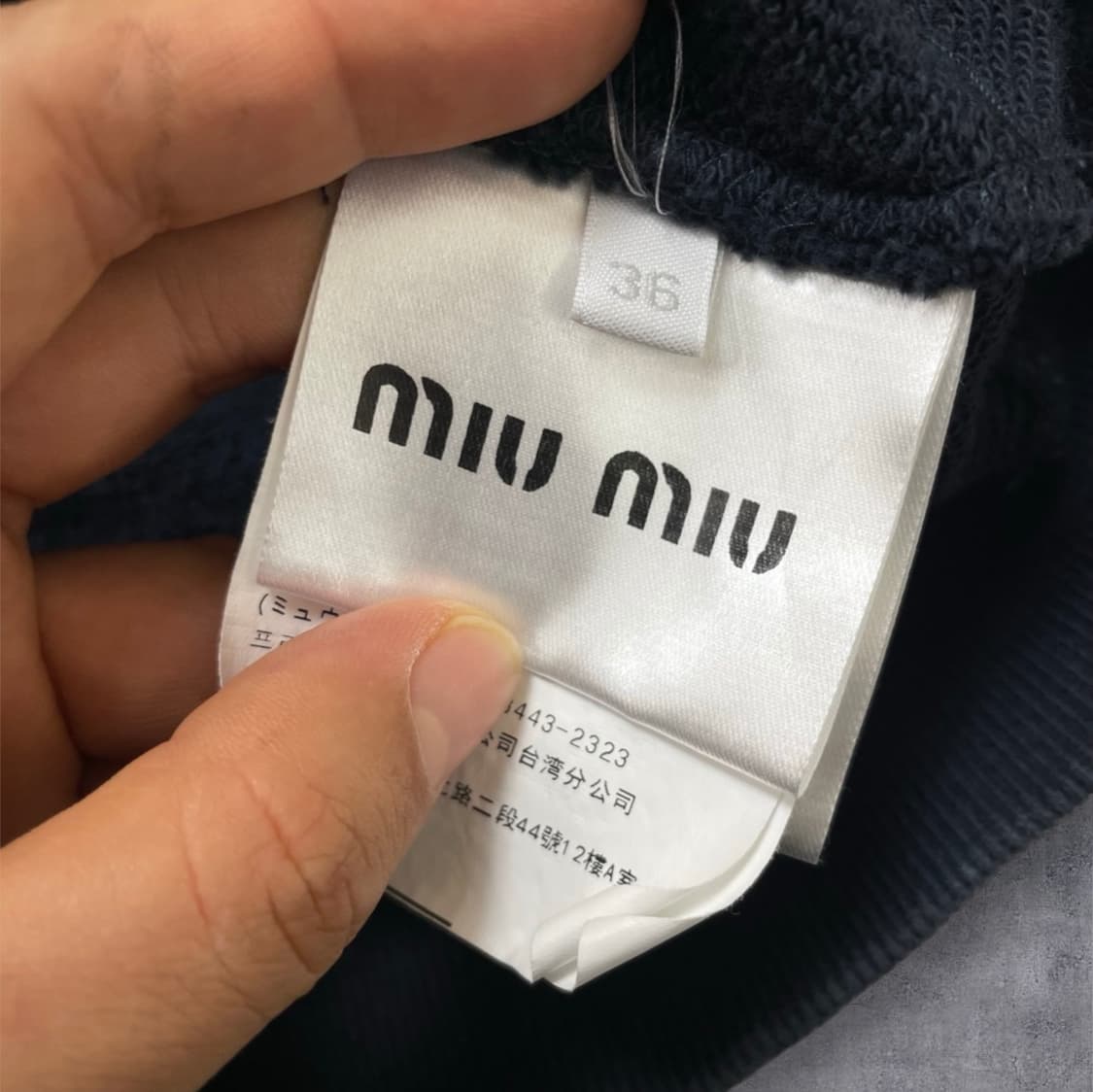 미우미우 Miu miu 네이비 스트라이프 하프집업 스웨트 셔츠 36 상품이미지3