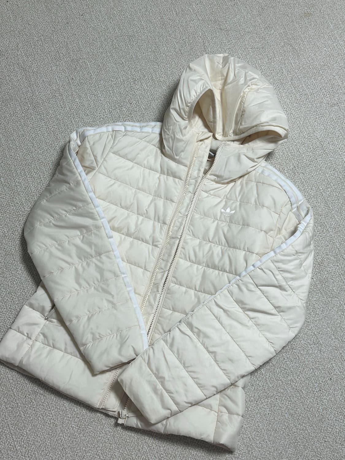 아디다스 경량패딩 상품이미지1