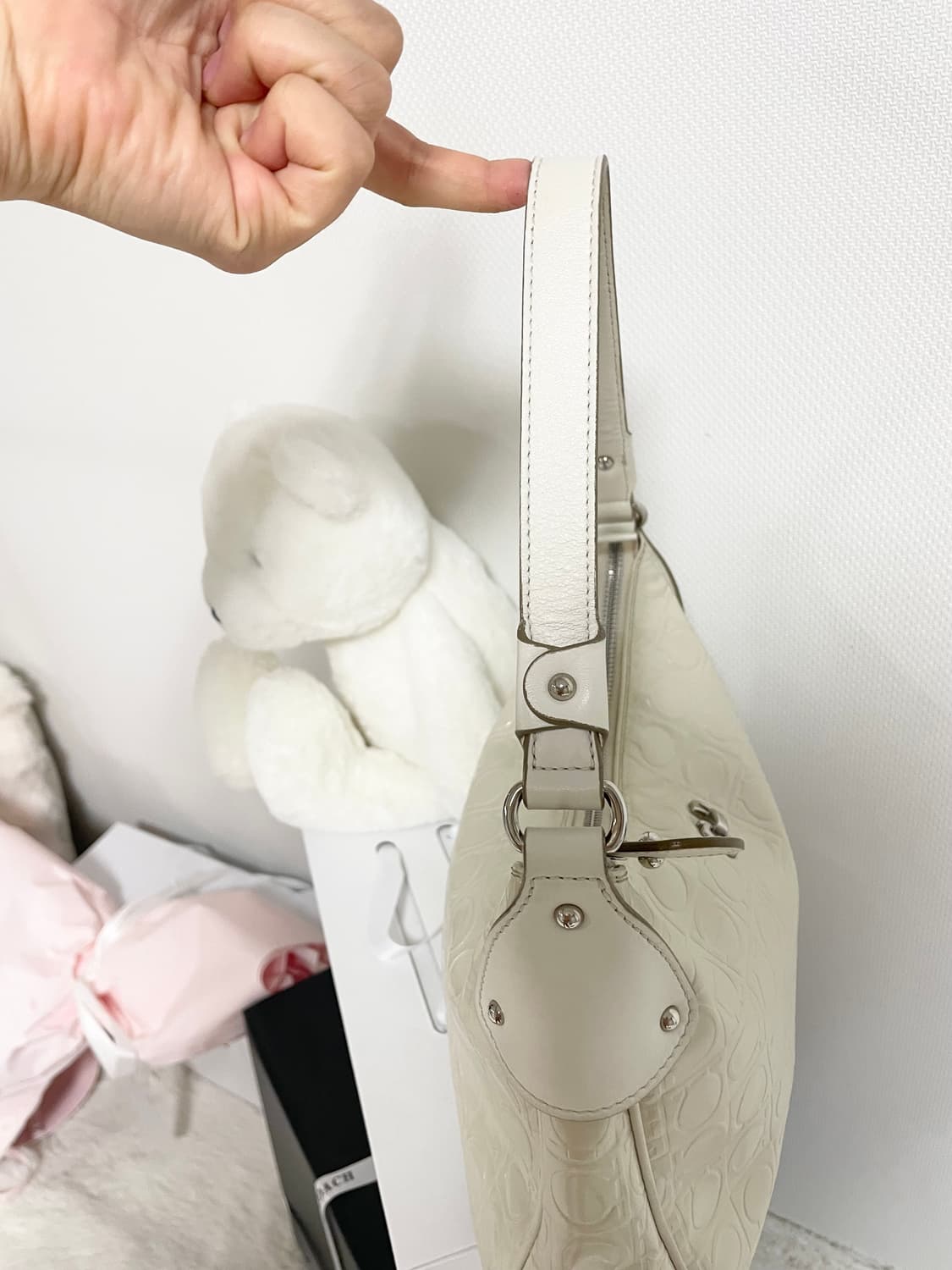 페라가모 화이트 토트백 숄더백 상품이미지4