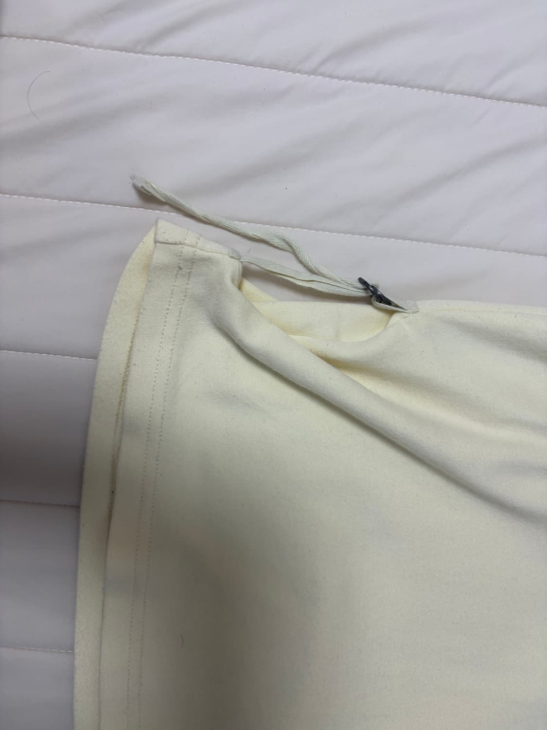 Coyseio Ribbon Side Strap T-Shirt Yellow 상품이미지9