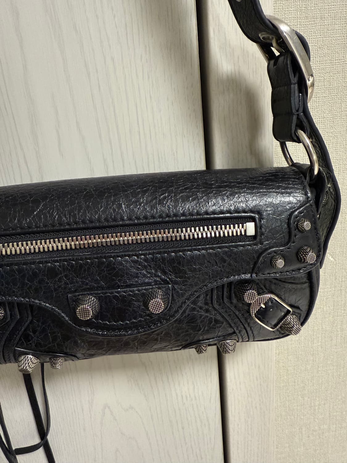 발렌시아가 르카골 슬링백 xs 상품이미지1