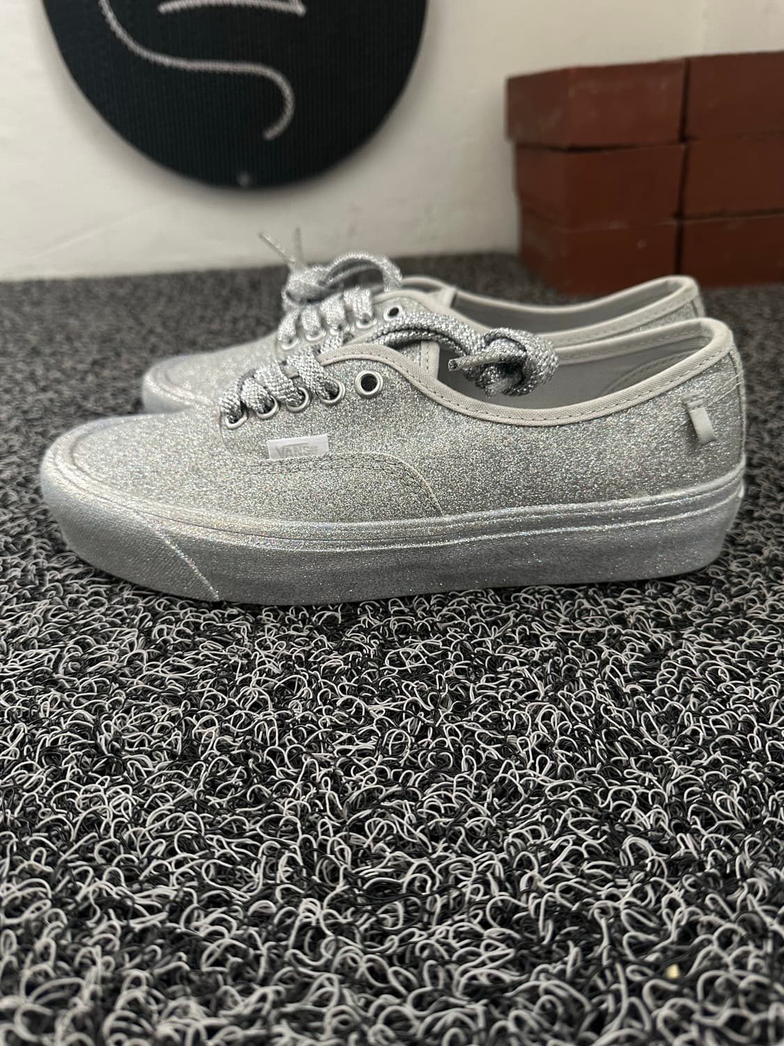 반스 어센틱 글리터 실버 스니커즈 245mm 상품이미지2