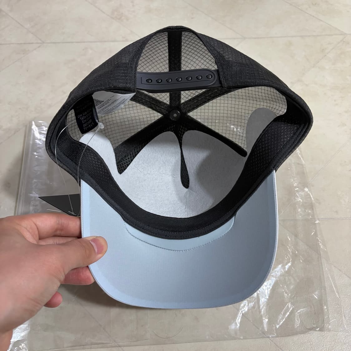 [새상품]아크테릭스 로고 버드 트러커 메쉬캡 그라파이트 상품이미지4