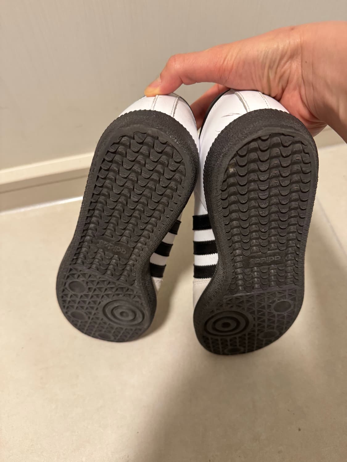 아디다스 삼바 클래식 US10 판매합니다  상품이미지6