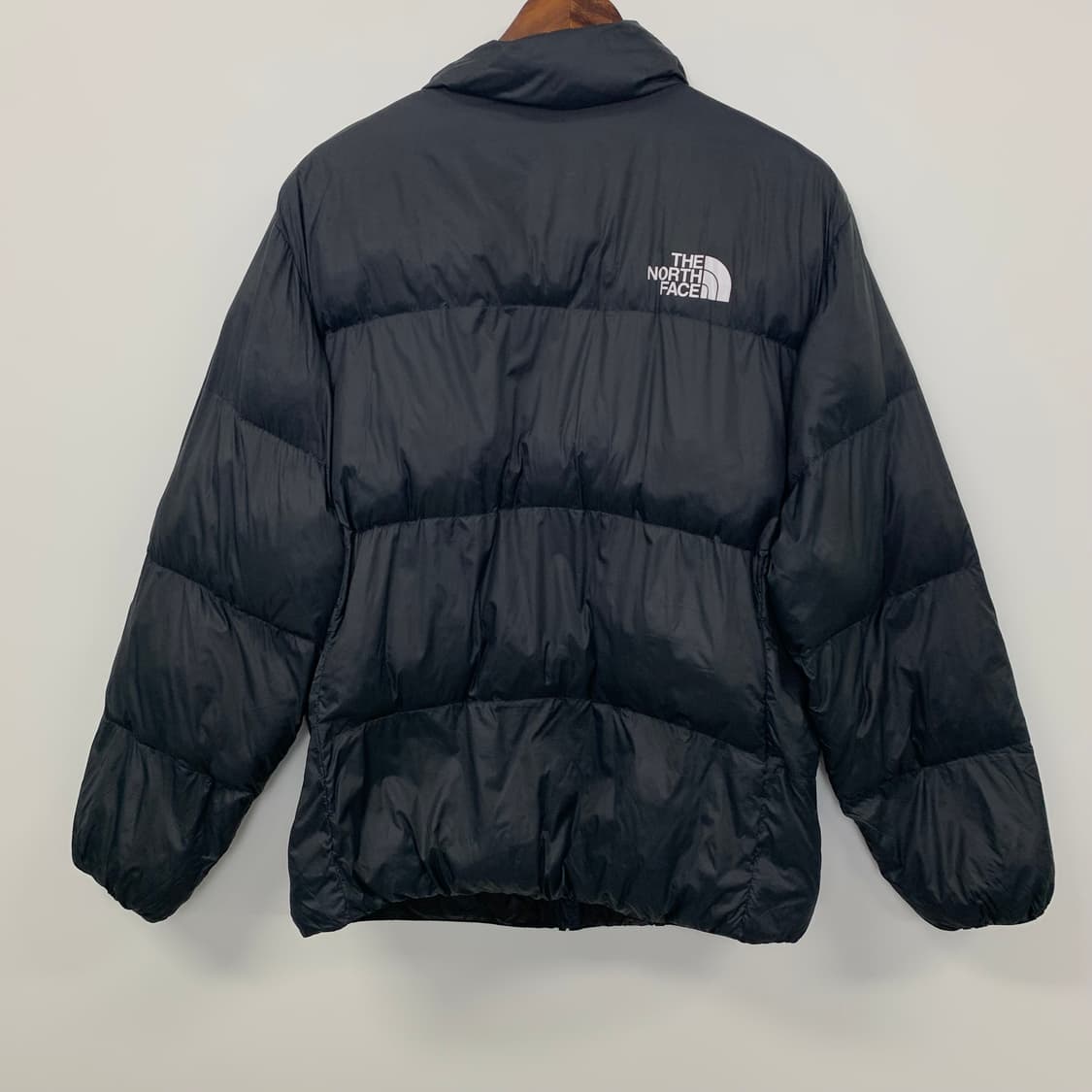 노스페이스 로고 블랙 패딩 상품이미지3