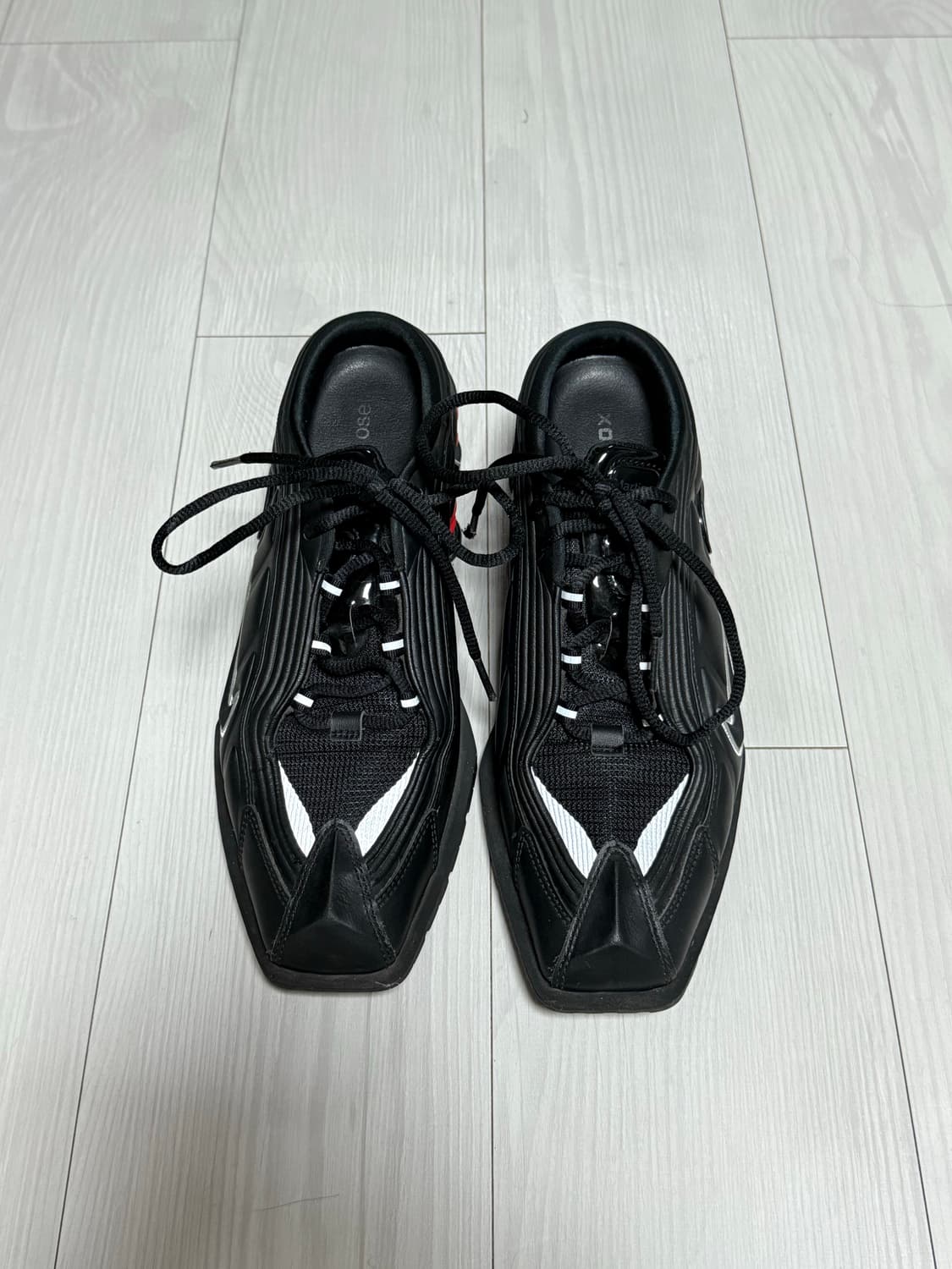 Nike x Martine Rose Shox MR4 Black (250) 상품이미지2