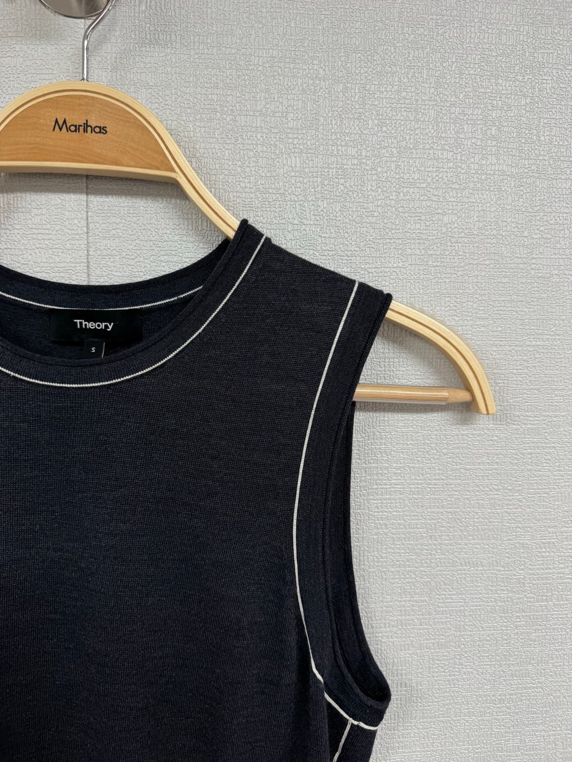 띠어리 슬리브리스 탑 상품이미지2