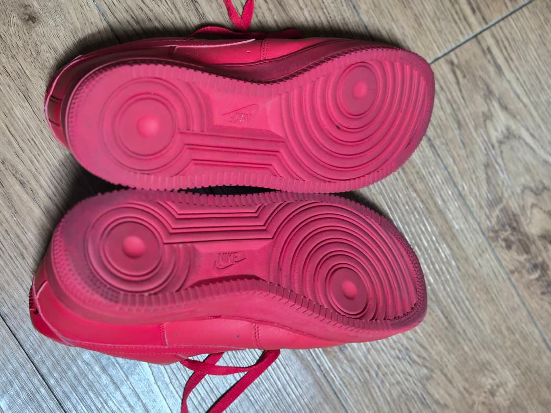 나이키 에어포스 1 '07 LV8 로우 트리플 레드 상품이미지5