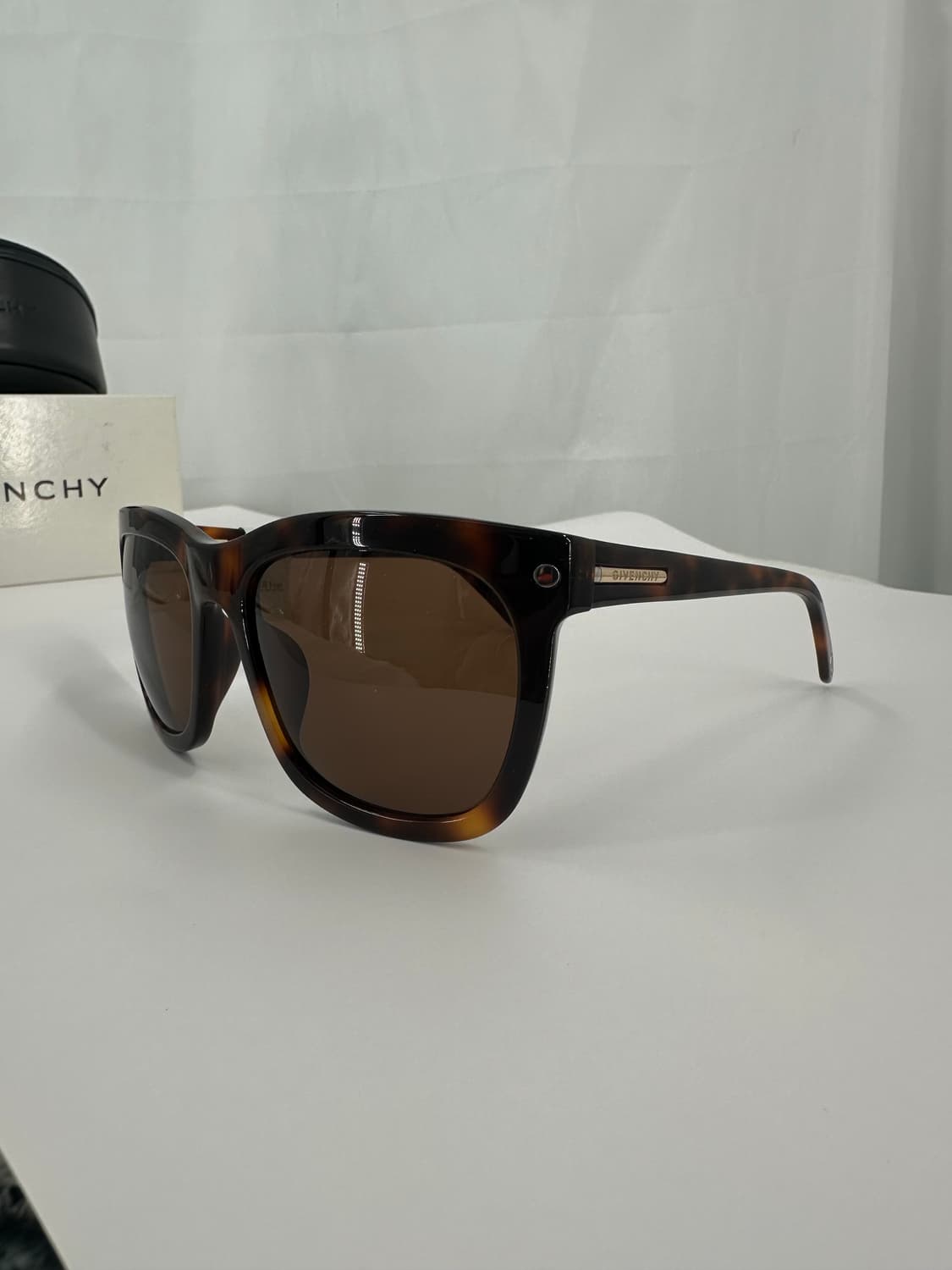 [새상품 무료배송] 정품 지방시 Made in Italy 선글라스 상품이미지1