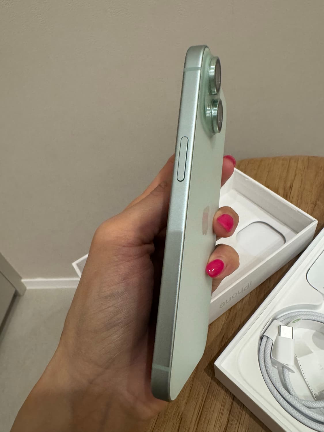 [최최상급! 상태 거의완벽!]민트 아이폰 15 256GB 육안으로보이는  상품이미지6