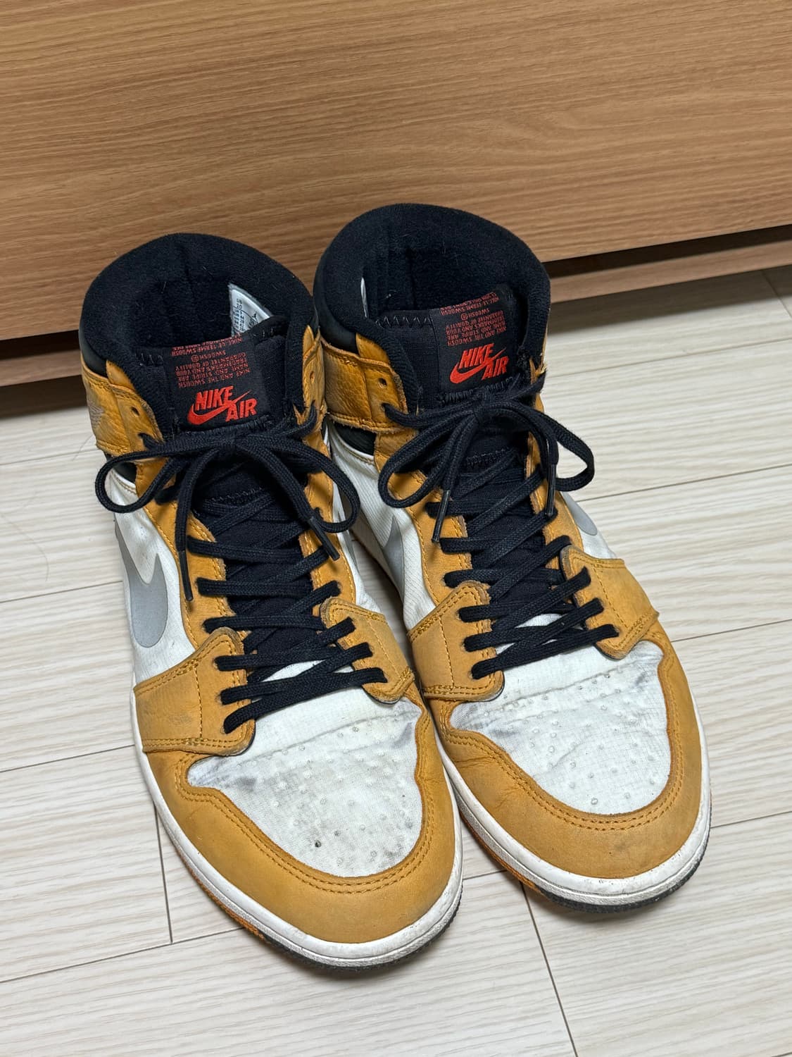 나이키 조던1하이 GORE TEX 라이트커리 상품이미지1