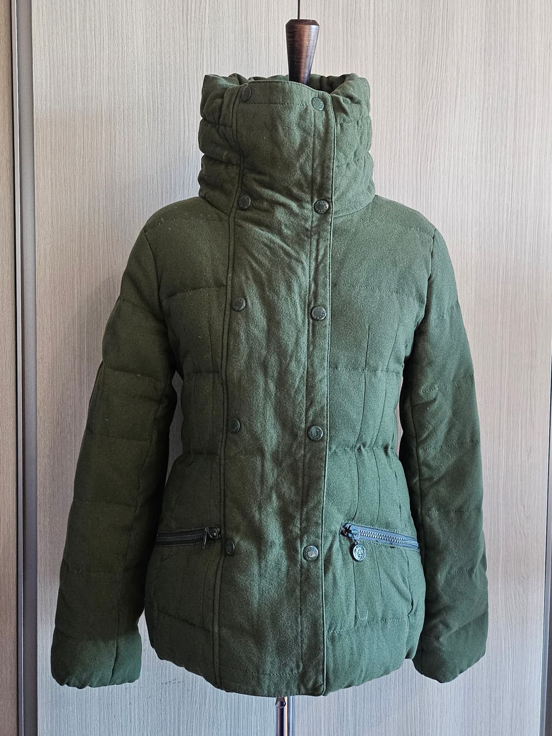 (정가150만원대)몽클레어 여성 클래식 숏 거위털 패딩 44~55 상품이미지3