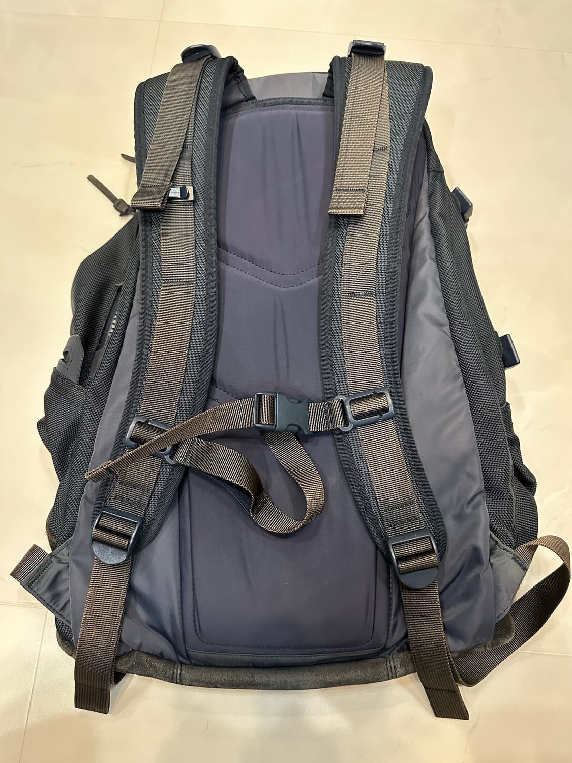 비즈빔 발리스틱 백팩 네이비 상품이미지4