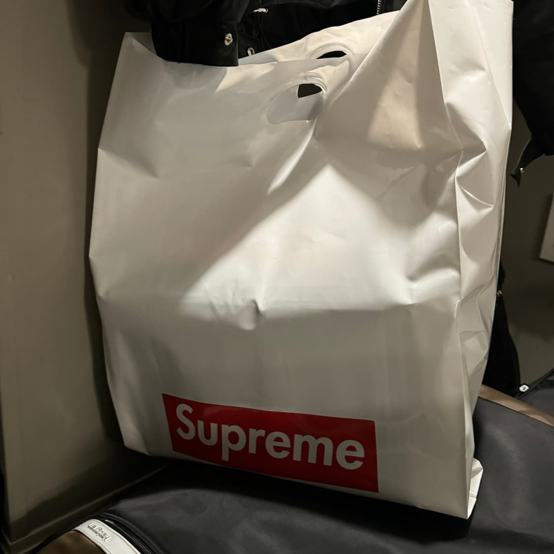 [270] 나이키 x 슈프림 에어포스 1 로우 바로크 브라운 (A급/뉴욕 상품이미지9