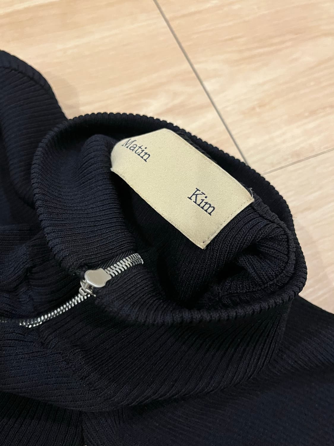 Matin kim 마뗑킴 피티드 집업 니트 가디건 블랙 상품이미지4