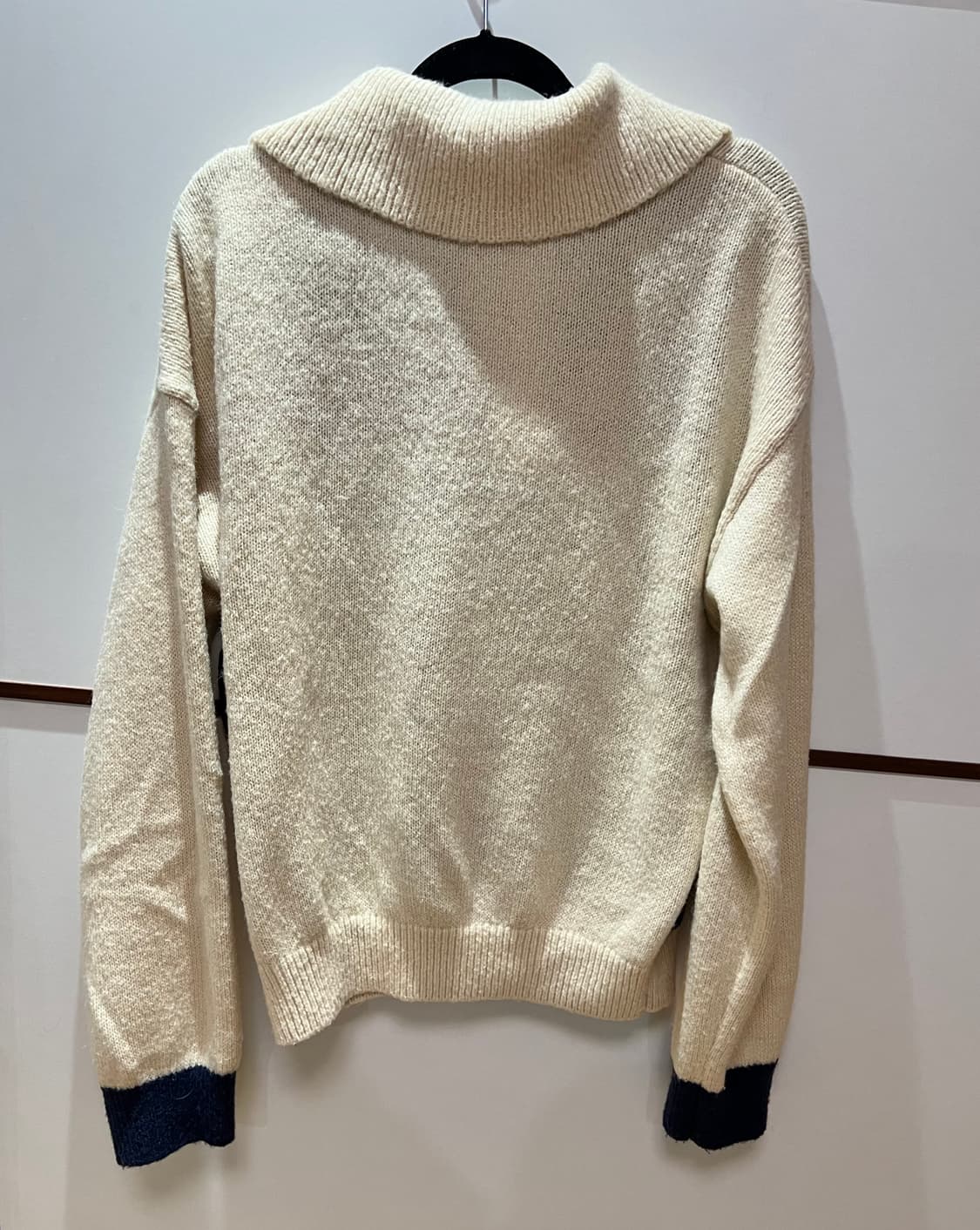 에잇세컨즈 배색 니트 상품이미지4