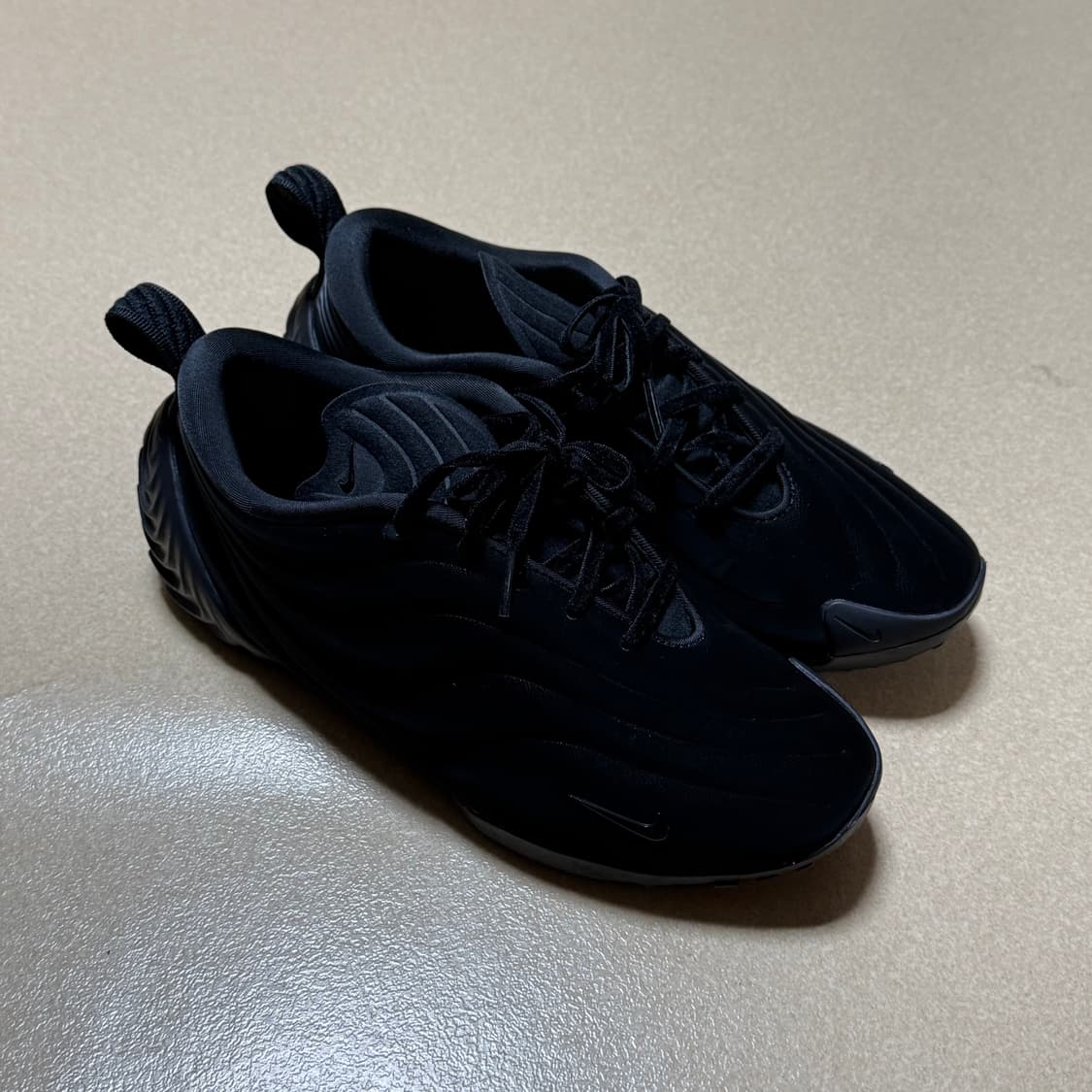 나이키 아스트라 울트라 트리플 블랙 검정 245 상품이미지3