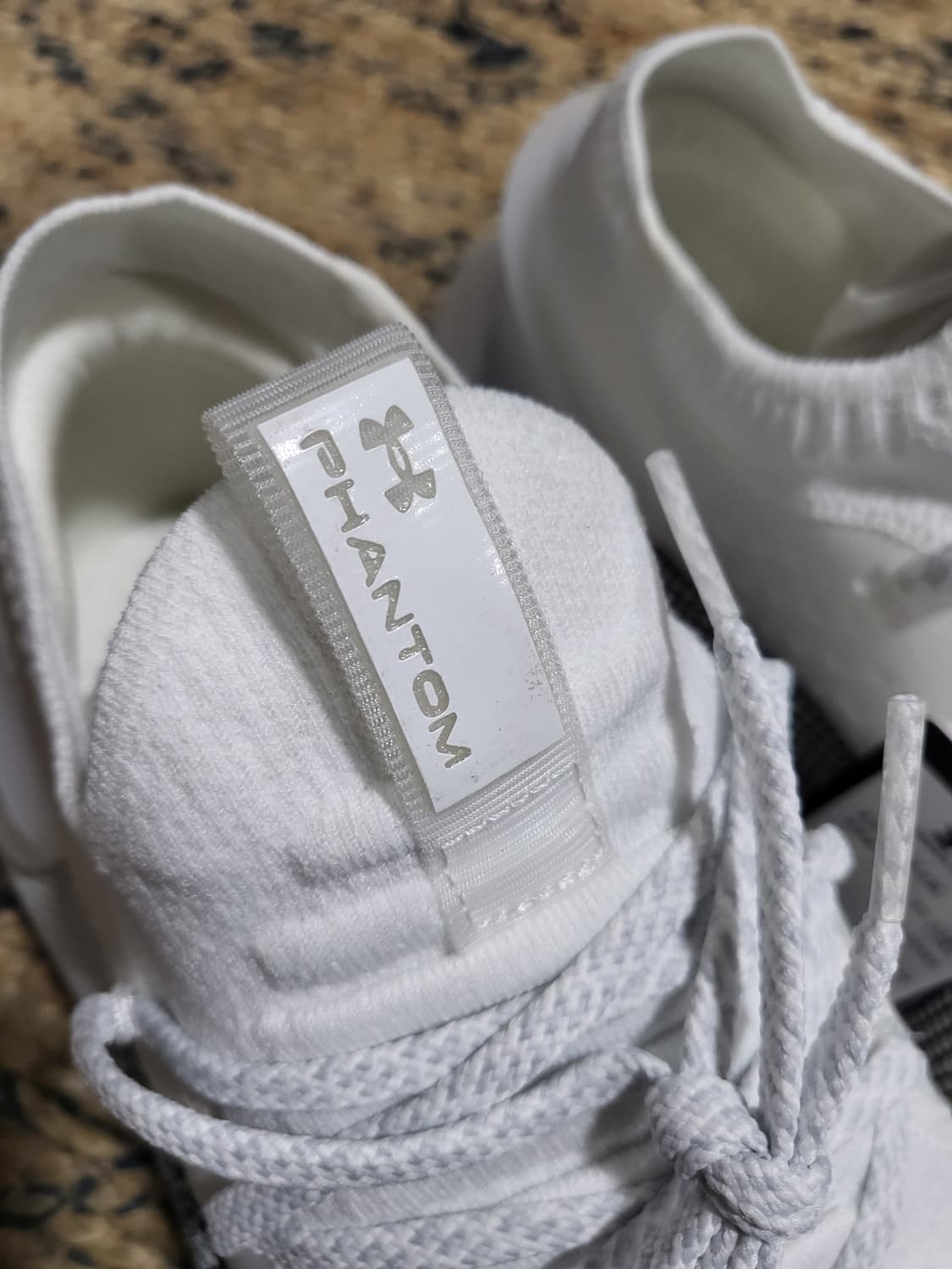 언더아머 HOVR Phantom 3 스니커즈 상품이미지6