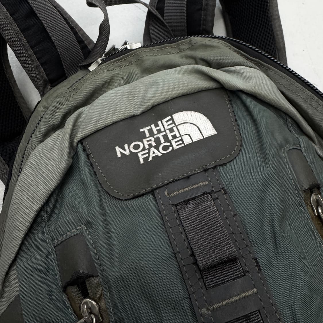 노스페이스 카키 미니샷 고프코어 미니 백팩 상품이미지4