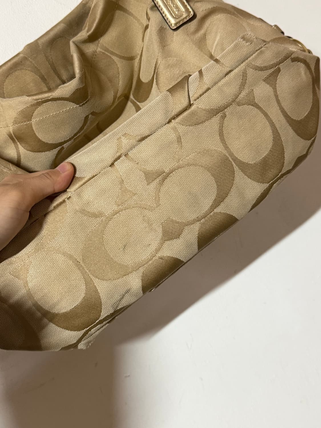 코치 Y2K 시그니처 모노그램 숄더백 베이지 상품이미지5